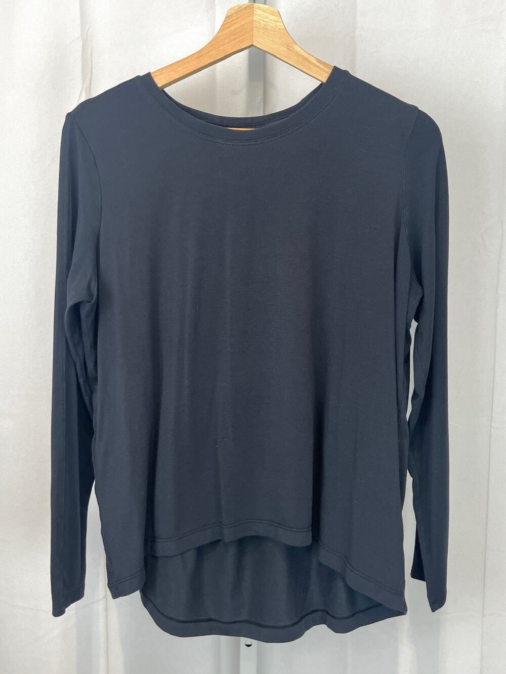 ATHLETA With Ease Top 805028 Long Sleeve Soft Stretch Knit Black Size XS